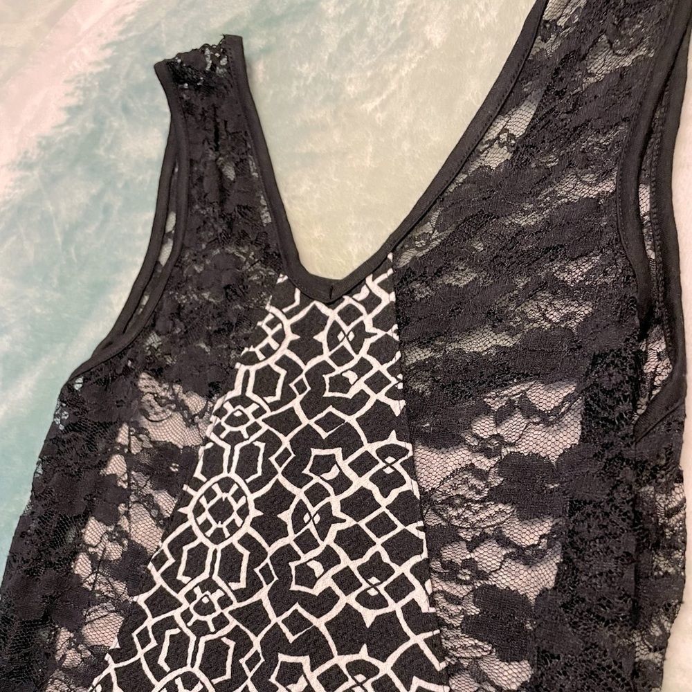 Deb - White & Black Lace Dressy Tank Top 🖤 - Picture 5 of 7